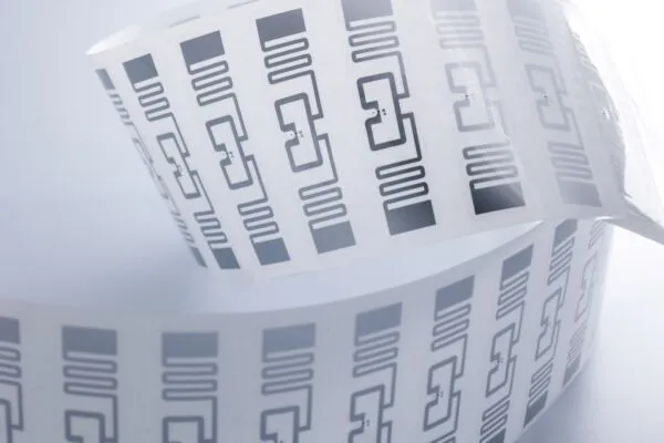 ​Kontrola dostępu: RFID a biometria